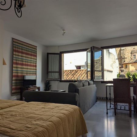 Apartamentos Plaza Kordoba Bagian luar foto