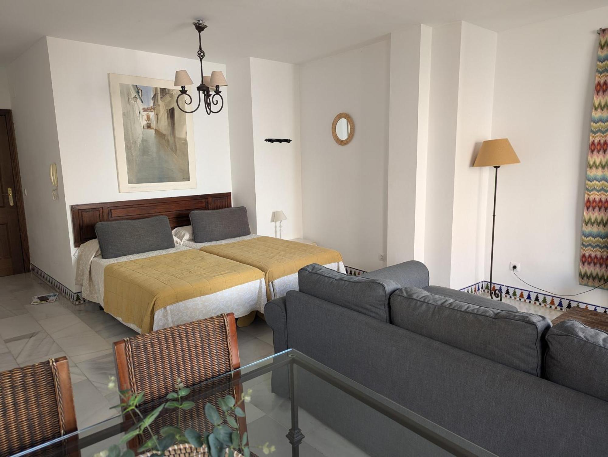 Apartamentos Plaza Kordoba Bagian luar foto