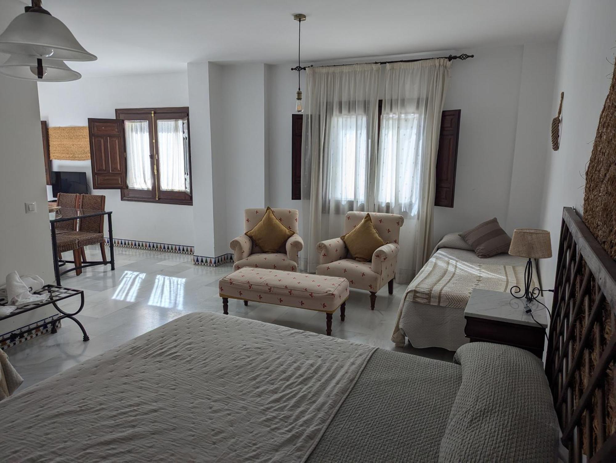 Apartamentos Plaza Kordoba Bagian luar foto