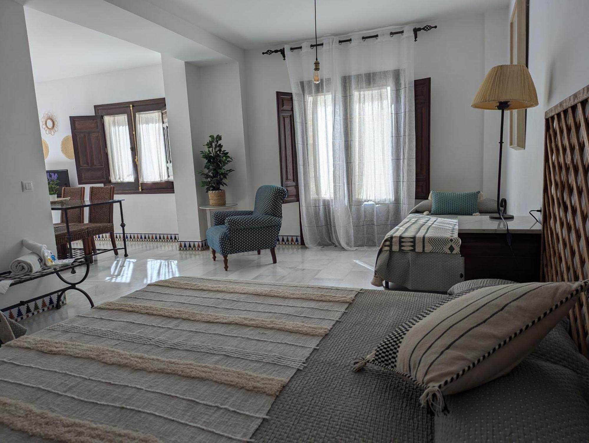Apartamentos Plaza Kordoba Bagian luar foto