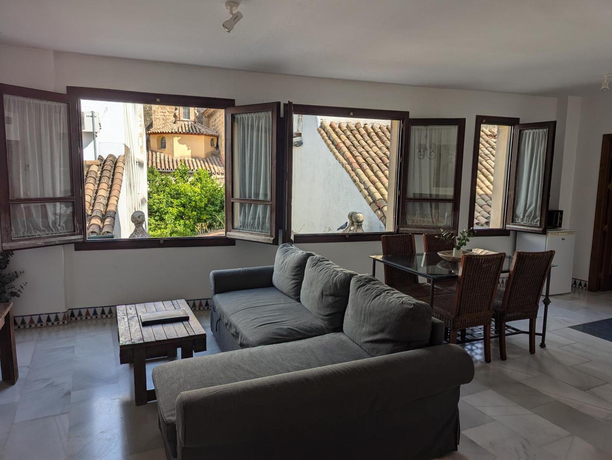 Apartamentos Plaza Kordoba Bagian luar foto