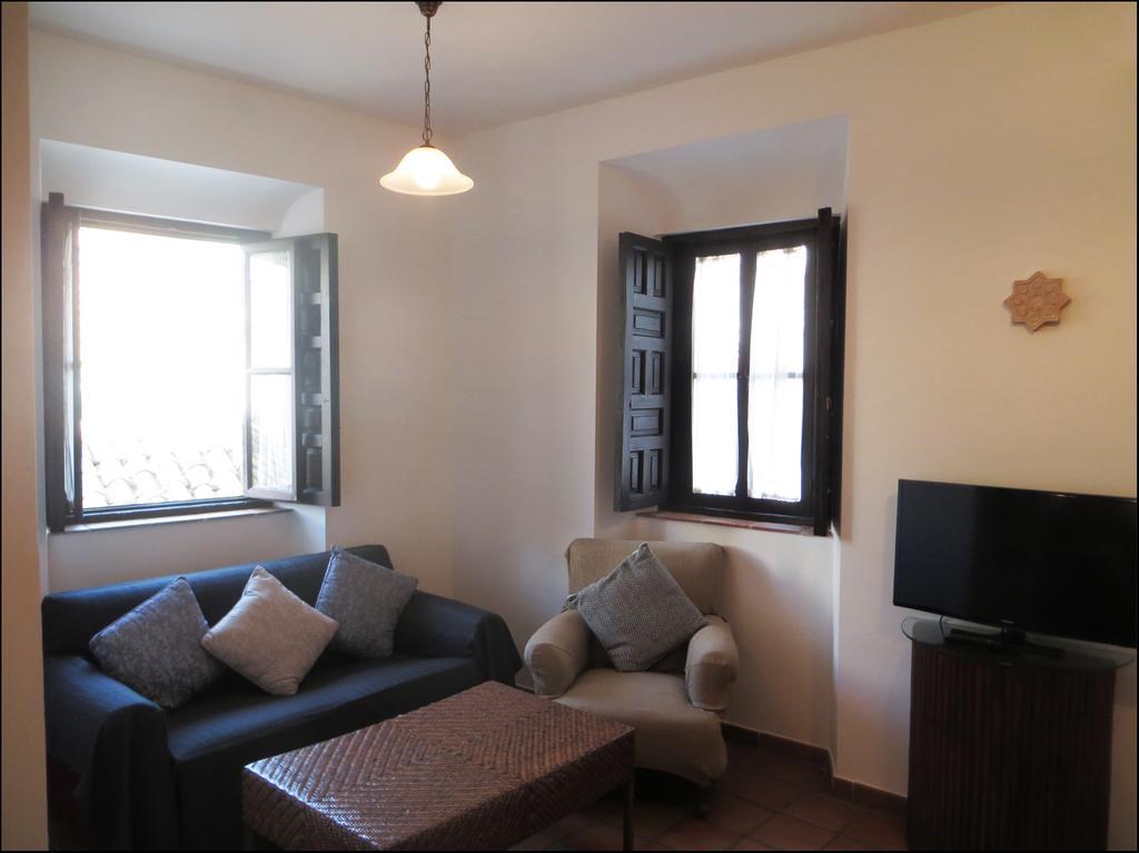 Apartamentos Plaza Kordoba Bagian luar foto