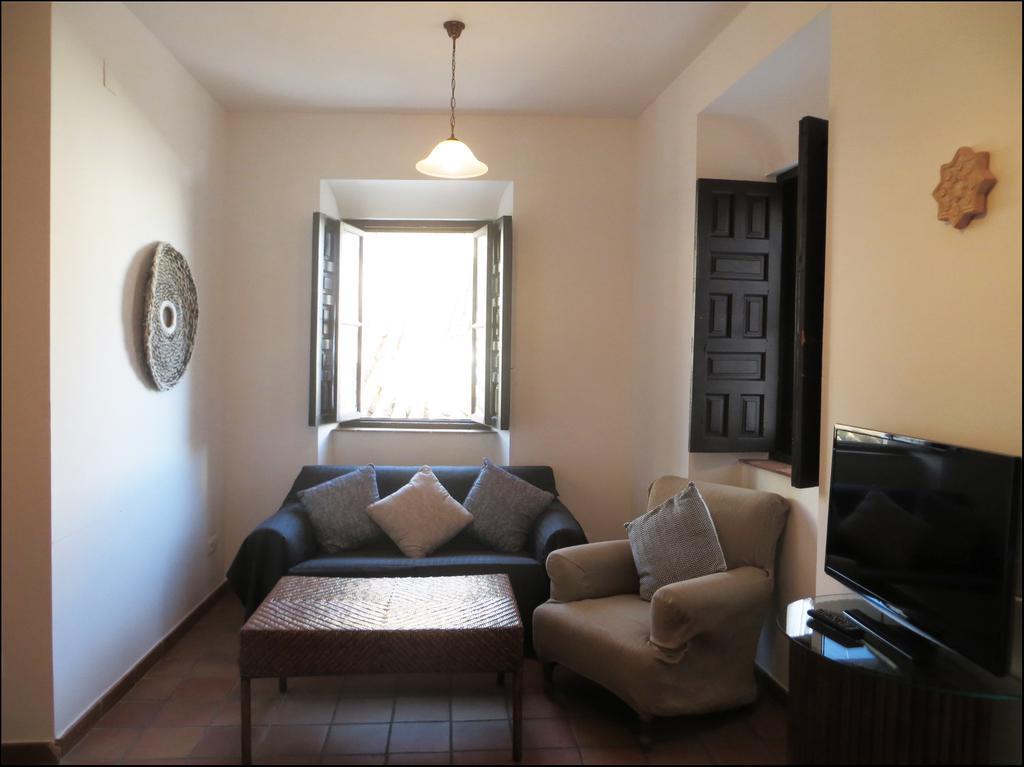 Apartamentos Plaza Kordoba Bagian luar foto