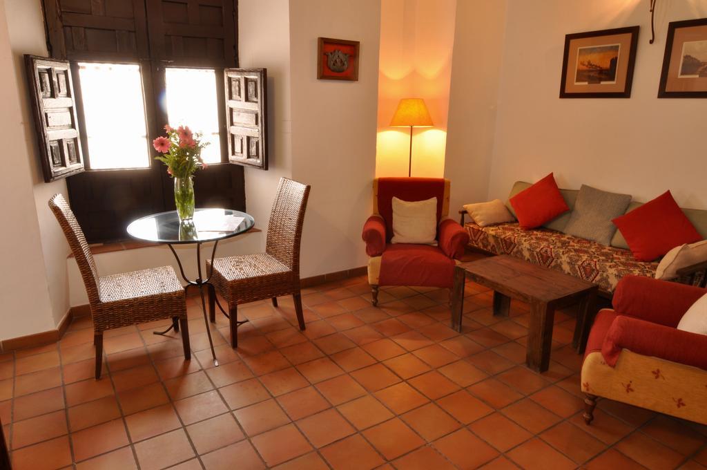 Apartamentos Plaza Kordoba Bagian luar foto