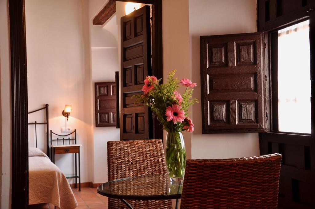 Apartamentos Plaza Kordoba Bagian luar foto
