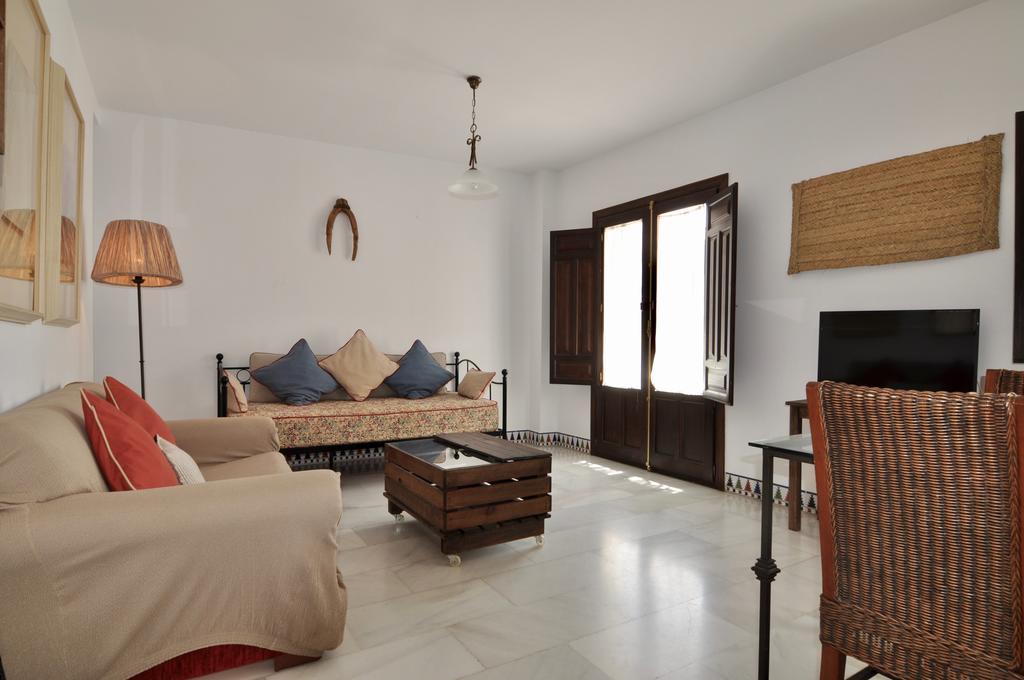 Apartamentos Plaza Kordoba Bagian luar foto
