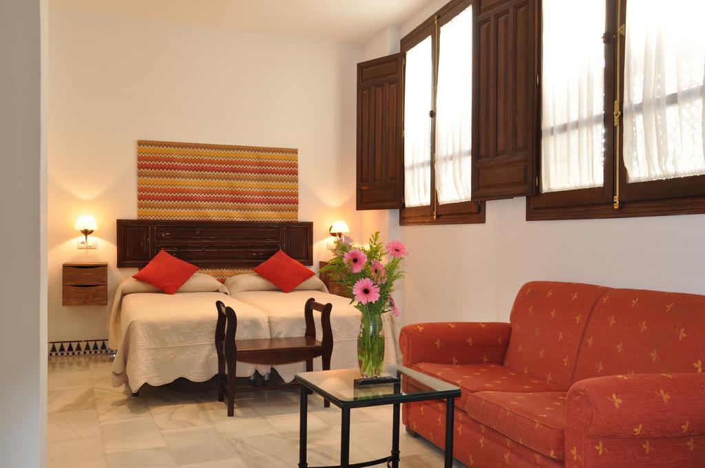 Apartamentos Plaza Kordoba Bagian luar foto