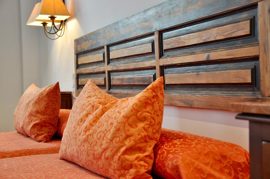 Apartamentos Plaza Kordoba Bagian luar foto