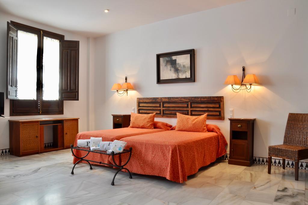 Apartamentos Plaza Kordoba Bagian luar foto