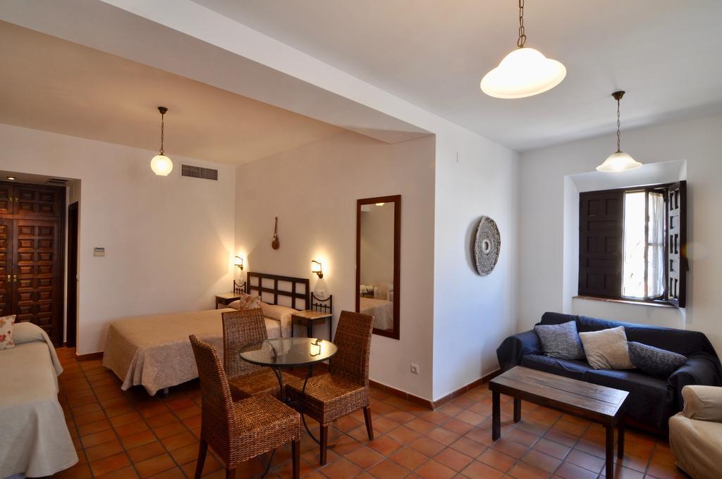 Apartamentos Plaza Kordoba Bagian luar foto