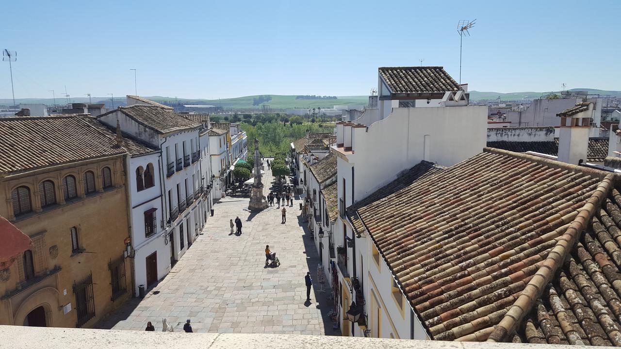 Apartamentos Plaza Kordoba Bagian luar foto